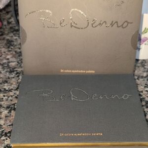 24-Color Eyeshadow Palette - Elegant Shades